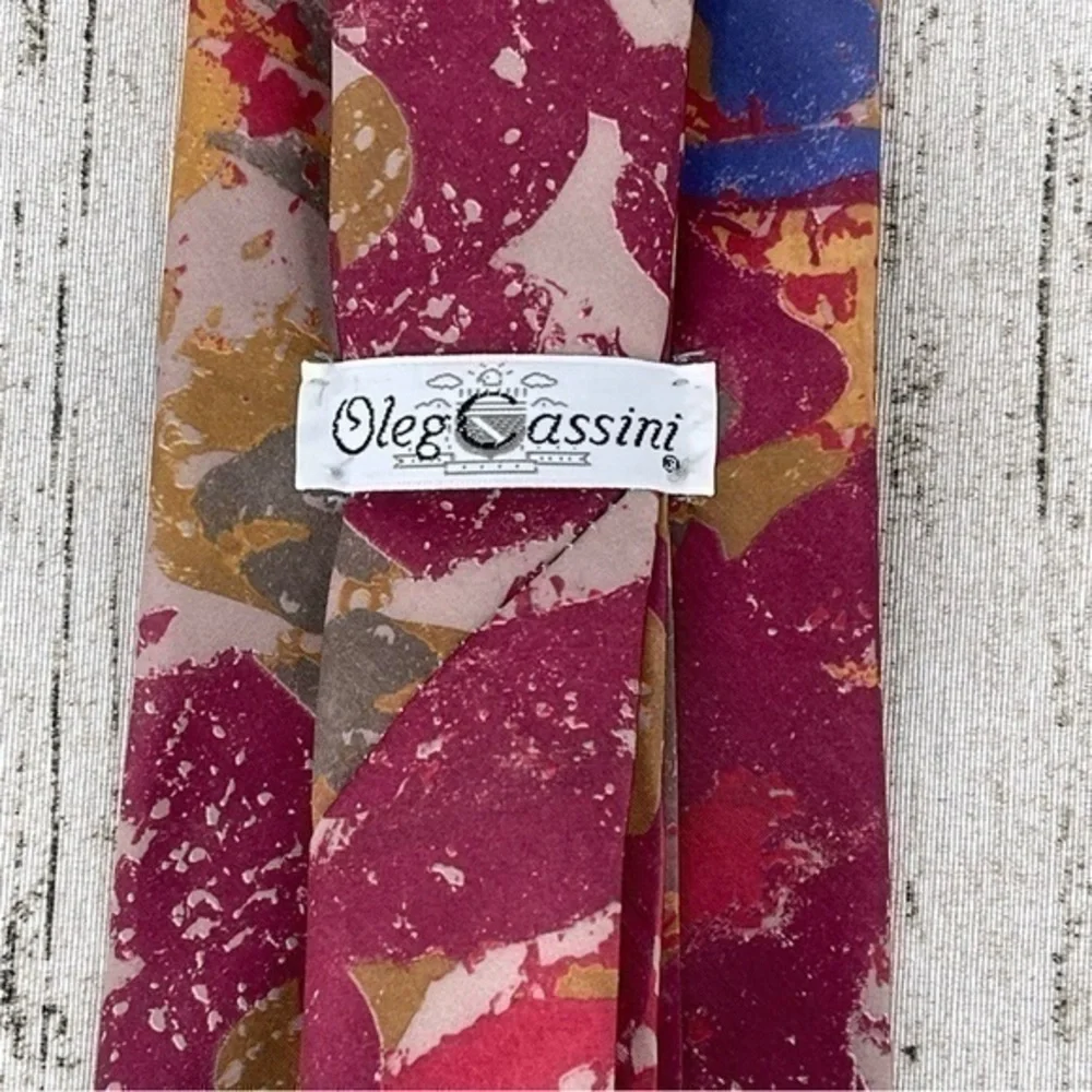 Vintage Oleg Cassini men’s Tie
